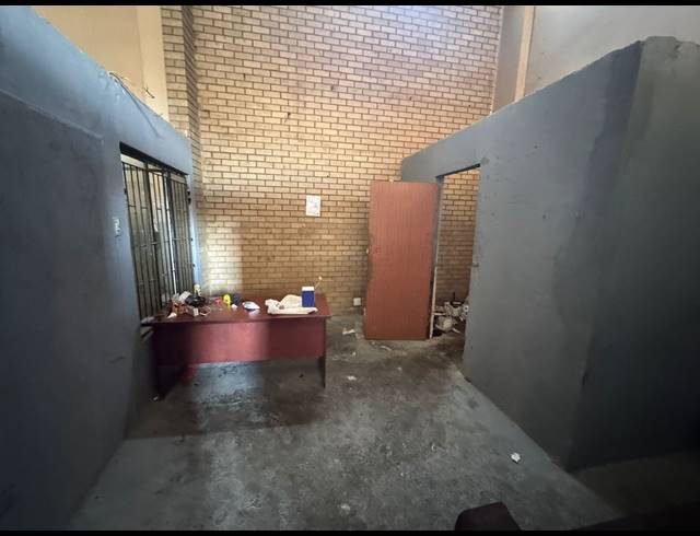 520M² WAREHOUSE TO LET IN PRETORIA WEST